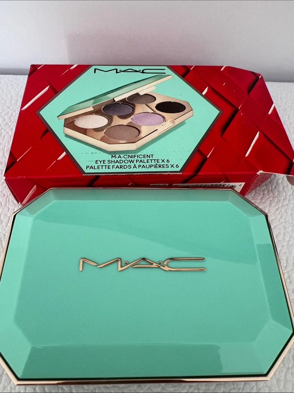 MAC - M-A-CNIFICENT eyeshadow palette